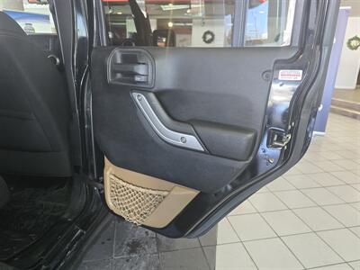 2013 Jeep Wrangler UNLIMITED SAHARA 2WD   - Photo 15 - Hamilton, OH 45015