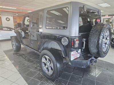 2013 Jeep Wrangler UNLIMITED SAHARA 2WD   - Photo 6 - Hamilton, OH 45015