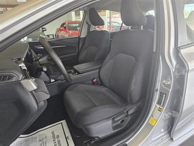 2025 Toyota Camry LE 4DR SEDAN   - Photo 8 - Hamilton, OH 45015