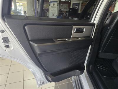 2017 Ford Expedition XLT - Photo 10 - Hamilton, OH 45015
