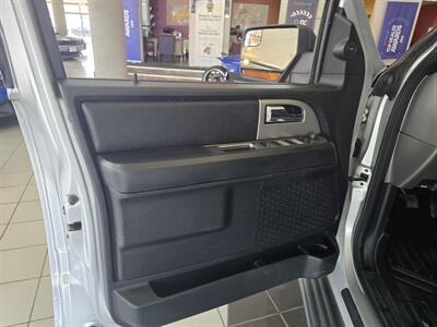 2017 Ford Expedition XLT - Photo 7 - Hamilton, OH 45015