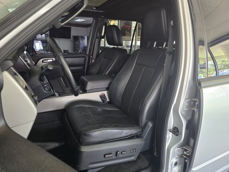 2017 Ford Expedition XLT - Photo 9 - Hamilton, OH 45015