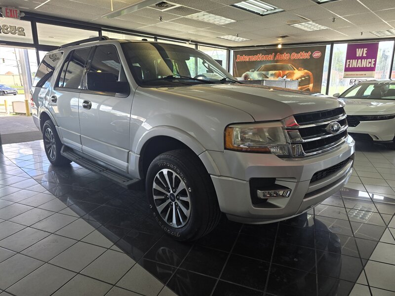 2017 Ford Expedition XLT - Photo 3 - Hamilton, OH 45015
