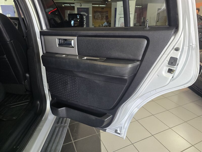 2017 Ford Expedition XLT - Photo 20 - Hamilton, OH 45015