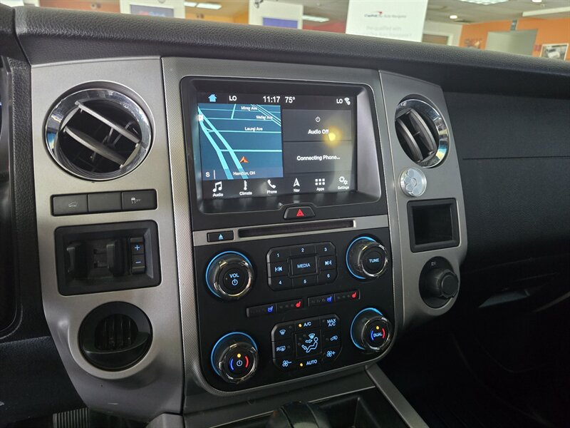 2017 Ford Expedition XLT - Photo 30 - Hamilton, OH 45015