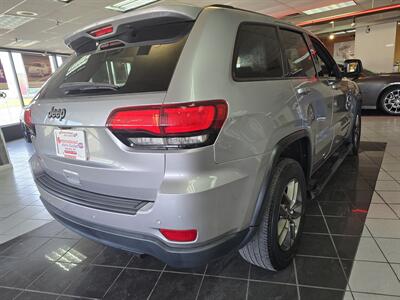 2017 Jeep Grand Cherokee Laredo 75th Anniversary   - Photo 4 - Hamilton, OH 45015