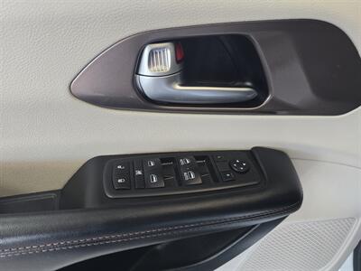 2018 Chrysler Pacifica Touring Plus   - Photo 20 - Hamilton, OH 45015