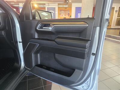 2025 Chevrolet Silverado 1500 LT 4DR CREW CAB 4X4   - Photo 11 - Hamilton, OH 45015