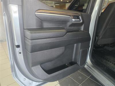 2025 Chevrolet Silverado 1500 LT 4DR CREW CAB 4X4   - Photo 9 - Hamilton, OH 45015