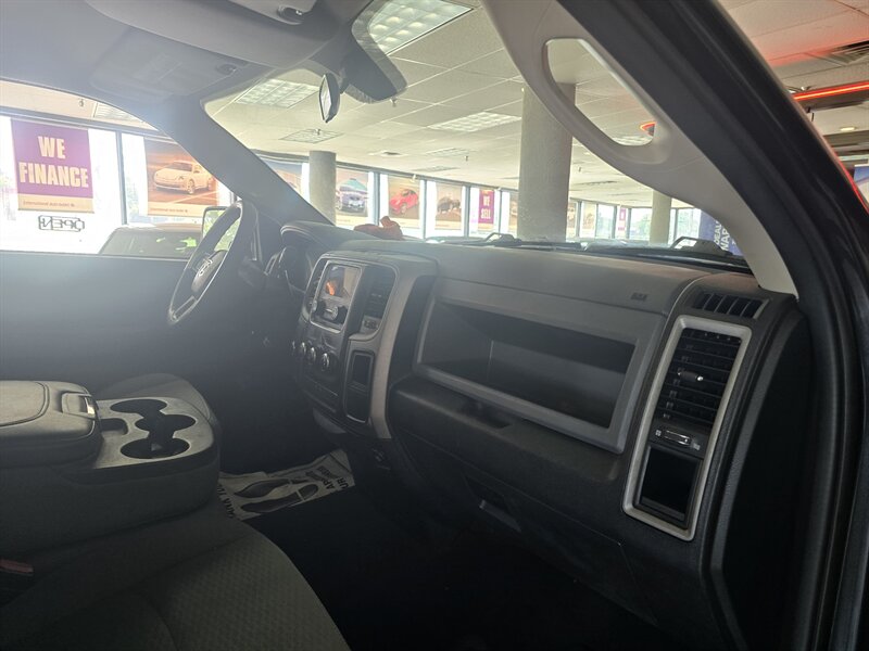 2015 RAM 1500 Tradesman 2DR REGULAR CAB/HEMI - Photo 11 - Hamilton, OH 45015