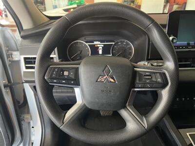 2022 Mitsubishi Outlander ES 4DR SUV AWD   - Photo 15 - Hamilton, OH 45015