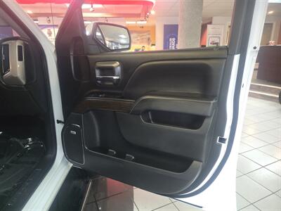 2018 GMC Sierra 1500 Denali 4DR CREW CAB 4X4/V8 - Photo 12 - Hamilton, OH 45015