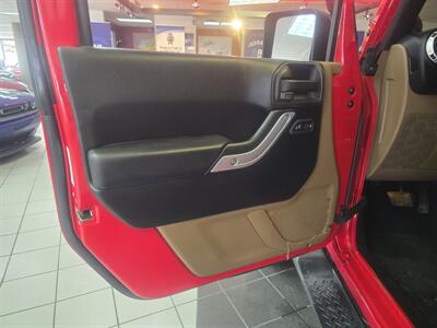 2014 Jeep Wrangler Sahara 4DR SUV 4X4 - Photo 7 - Hamilton, OH 45015