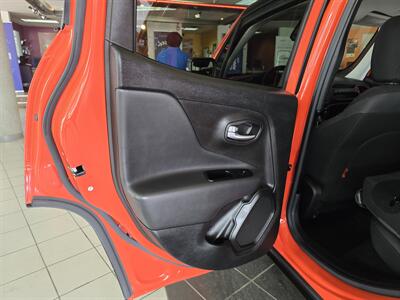 2021 Jeep Renegade Trailhawk 4DR SUV 4X4   - Photo 10 - Hamilton, OH 45015