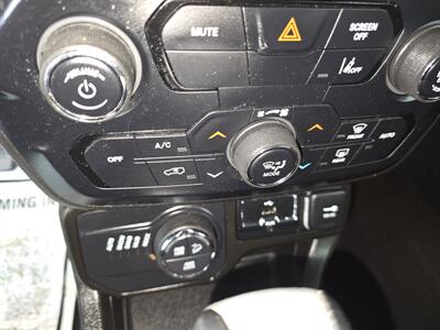 2021 Jeep Renegade Trailhawk 4DR SUV 4X4   - Photo 22 - Hamilton, OH 45015