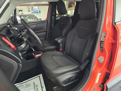 2021 Jeep Renegade Trailhawk 4DR SUV 4X4   - Photo 9 - Hamilton, OH 45015