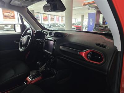 2021 Jeep Renegade Trailhawk 4DR SUV 4X4   - Photo 13 - Hamilton, OH 45015