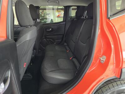 2021 Jeep Renegade Trailhawk 4DR SUV 4X4   - Photo 11 - Hamilton, OH 45015