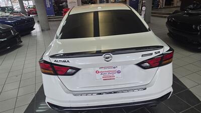2022 Nissan Altima 2.5 SR 4DR SEDAN   - Photo 7 - Hamilton, OH 45015