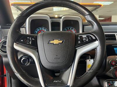 2012 Chevrolet Camaro SS 2DR CONVERTIBLE   - Photo 20 - Hamilton, OH 45015