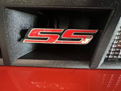 2012 Chevrolet Camaro SS 2DR CONVERTIBLE   - Photo 32 - Hamilton, OH 45015