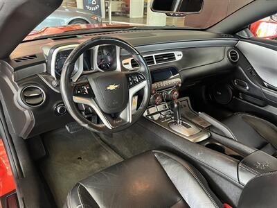2012 Chevrolet Camaro SS 2DR CONVERTIBLE   - Photo 17 - Hamilton, OH 45015