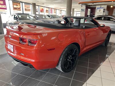 2012 Chevrolet Camaro SS 2DR CONVERTIBLE   - Photo 8 - Hamilton, OH 45015