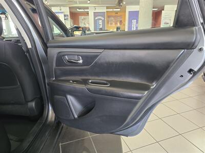 2016 Nissan Altima 2.5 S 4DR SEDAN   - Photo 15 - Hamilton, OH 45015