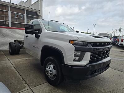 2022 Chevrolet Silverado 3500HD CC Work Truck 2DR REGULAR CAB LWB CHASSIS   - Photo 3 - Hamilton, OH 45015