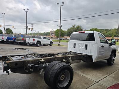 2022 Chevrolet Silverado 3500HD CC Work Truck 2DR REGULAR CAB LWB CHASSIS   - Photo 4 - Hamilton, OH 45015