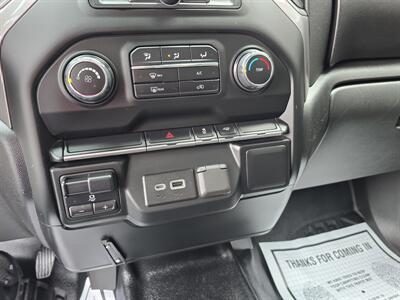 2022 Chevrolet Silverado 3500HD CC Work Truck 2DR REGULAR CAB LWB CHASSIS   - Photo 12 - Hamilton, OH 45015