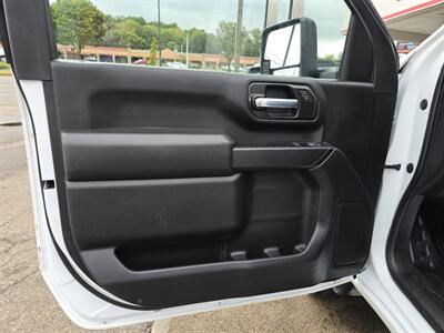 2022 Chevrolet Silverado 3500HD CC Work Truck 2DR REGULAR CAB LWB CHASSIS   - Photo 6 - Hamilton, OH 45015