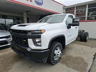 2022 Chevrolet Silverado 3500HD CC Work Truck 2DR REGULAR CAB LWB CHASSIS   - Photo 1 - Hamilton, OH 45015