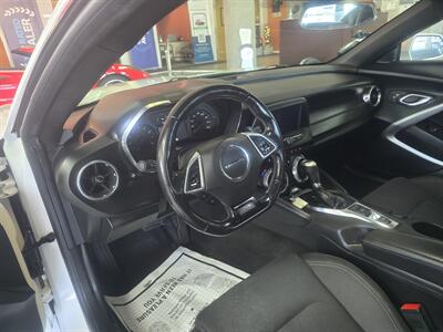 2017 Chevrolet Camaro LT 2DR COUPEw/1LT - Photo 8 - Hamilton, OH 45015