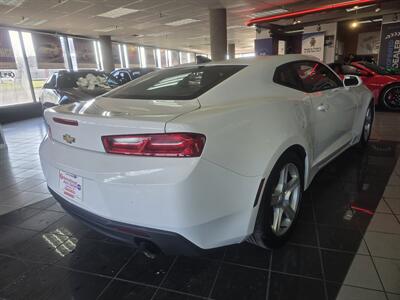 2017 Chevrolet Camaro LT 2DR COUPEw/1LT - Photo 4 - Hamilton, OH 45015