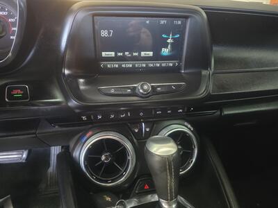 2017 Chevrolet Camaro LT 2DR COUPEw/1LT - Photo 19 - Hamilton, OH 45015
