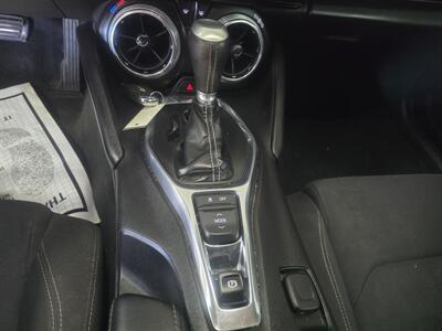 2017 Chevrolet Camaro LT 2DR COUPEw/1LT - Photo 17 - Hamilton, OH 45015