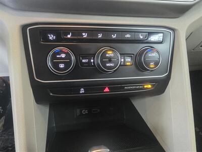 2018 Volkswagen Atlas V6 SE SUV  w/TECHNOLIGY   - Photo 20 - Hamilton, OH 45015