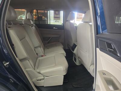 2018 Volkswagen Atlas V6 SE SUV  w/TECHNOLIGY   - Photo 15 - Hamilton, OH 45015