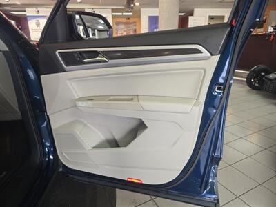 2018 Volkswagen Atlas V6 SE SUV  w/TECHNOLIGY   - Photo 11 - Hamilton, OH 45015