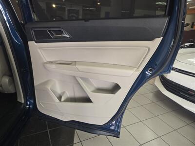 2018 Volkswagen Atlas V6 SE SUV  w/TECHNOLIGY   - Photo 14 - Hamilton, OH 45015