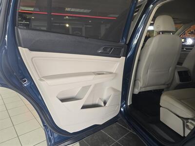 2018 Volkswagen Atlas V6 SE SUV  w/TECHNOLIGY   - Photo 9 - Hamilton, OH 45015