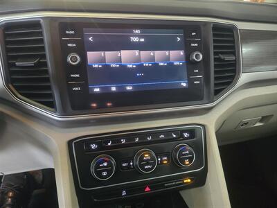 2018 Volkswagen Atlas V6 SE SUV  w/TECHNOLIGY   - Photo 19 - Hamilton, OH 45015