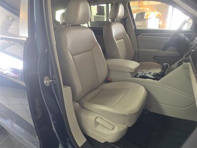 2018 Volkswagen Atlas V6 SE SUV  w/TECHNOLIGY   - Photo 13 - Hamilton, OH 45015