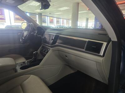 2018 Volkswagen Atlas V6 SE SUV  w/TECHNOLIGY   - Photo 12 - Hamilton, OH 45015