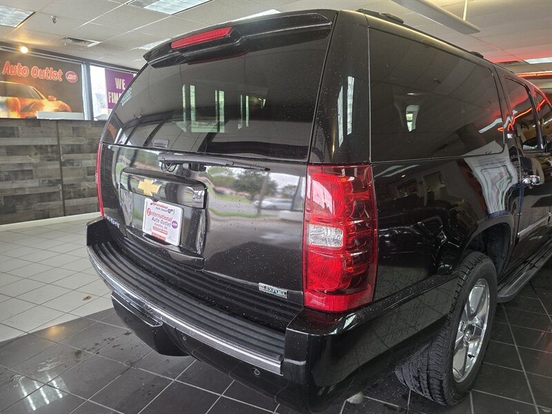 2012 Chevrolet Suburban LTZ 4DR SUV 4X4 - Photo 4 - Hamilton, OH 45015