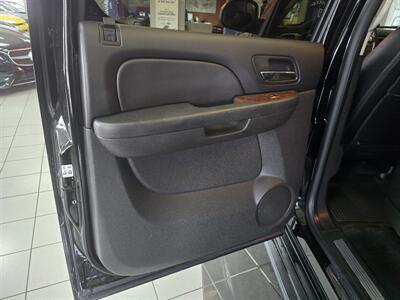2012 Chevrolet Suburban LTZ 4DR SUV 4X4 - Photo 9 - Hamilton, OH 45015