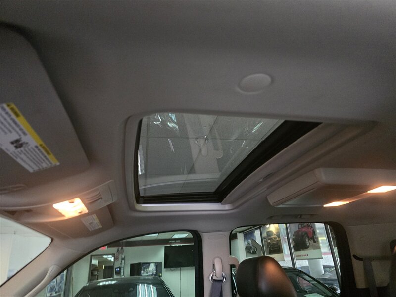 2012 Chevrolet Suburban LTZ 4DR SUV 4X4 - Photo 31 - Hamilton, OH 45015
