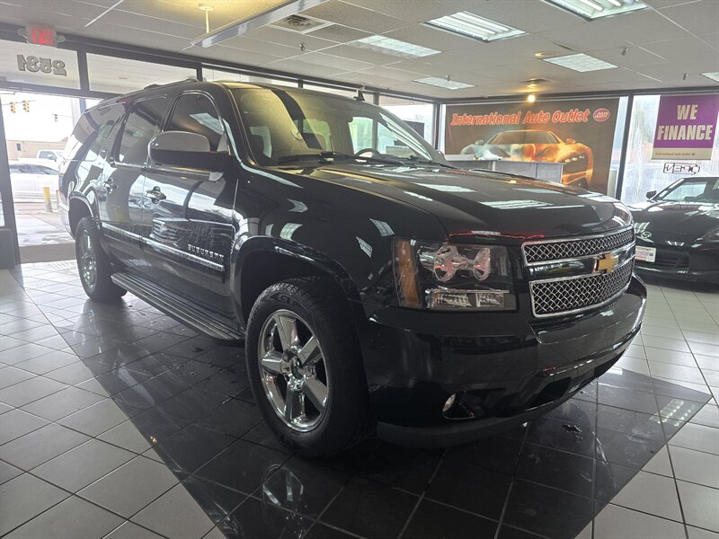 2012 Chevrolet Suburban LTZ 4DR SUV 4X4 - Photo 2 - Hamilton, OH 45015