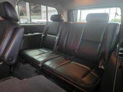2012 Chevrolet Suburban LTZ 4DR SUV 4X4 - Photo 12 - Hamilton, OH 45015